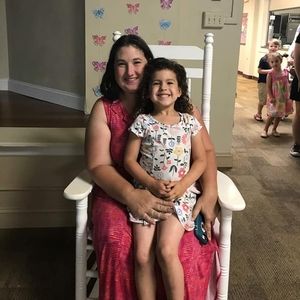 Meet your Posher, Laura